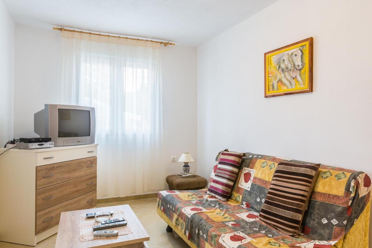 Apartma Miranda *